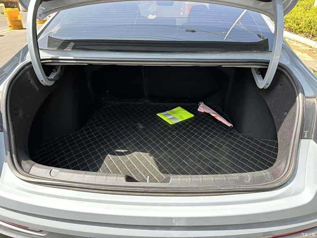 Geely Preface, 2022 15