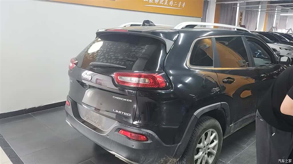 Jeep Cherokee, 2018 4