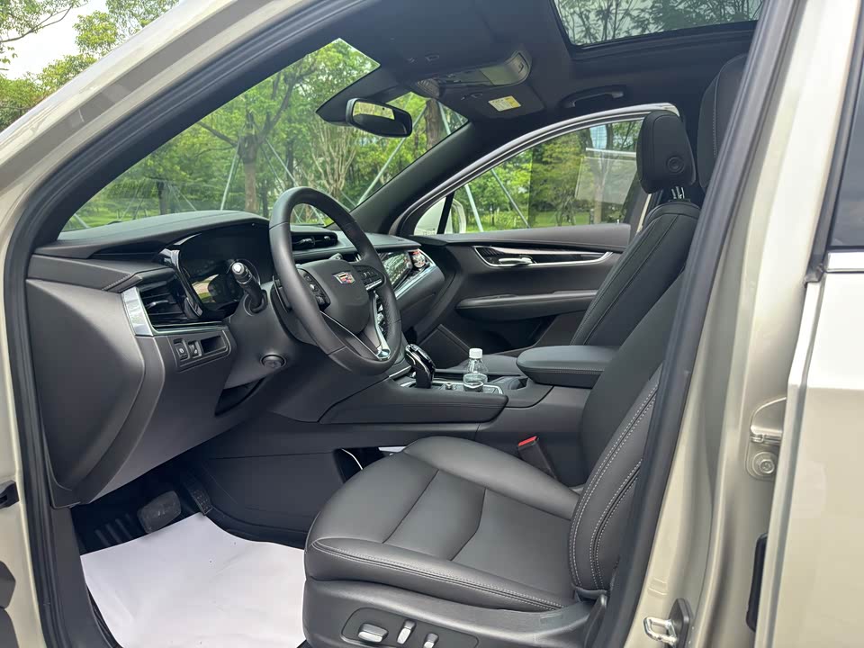 Cadillac XT6