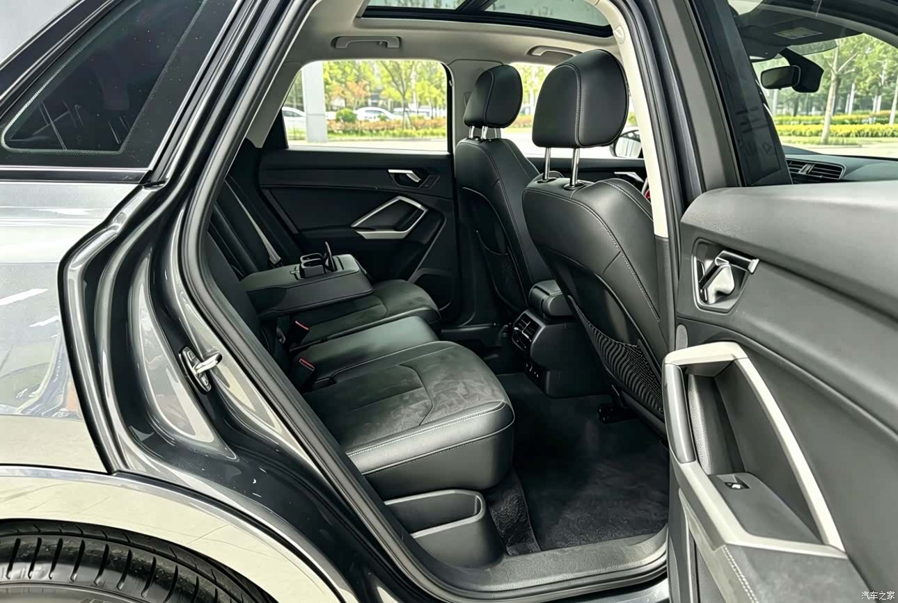 Audi Q3, 2022 12