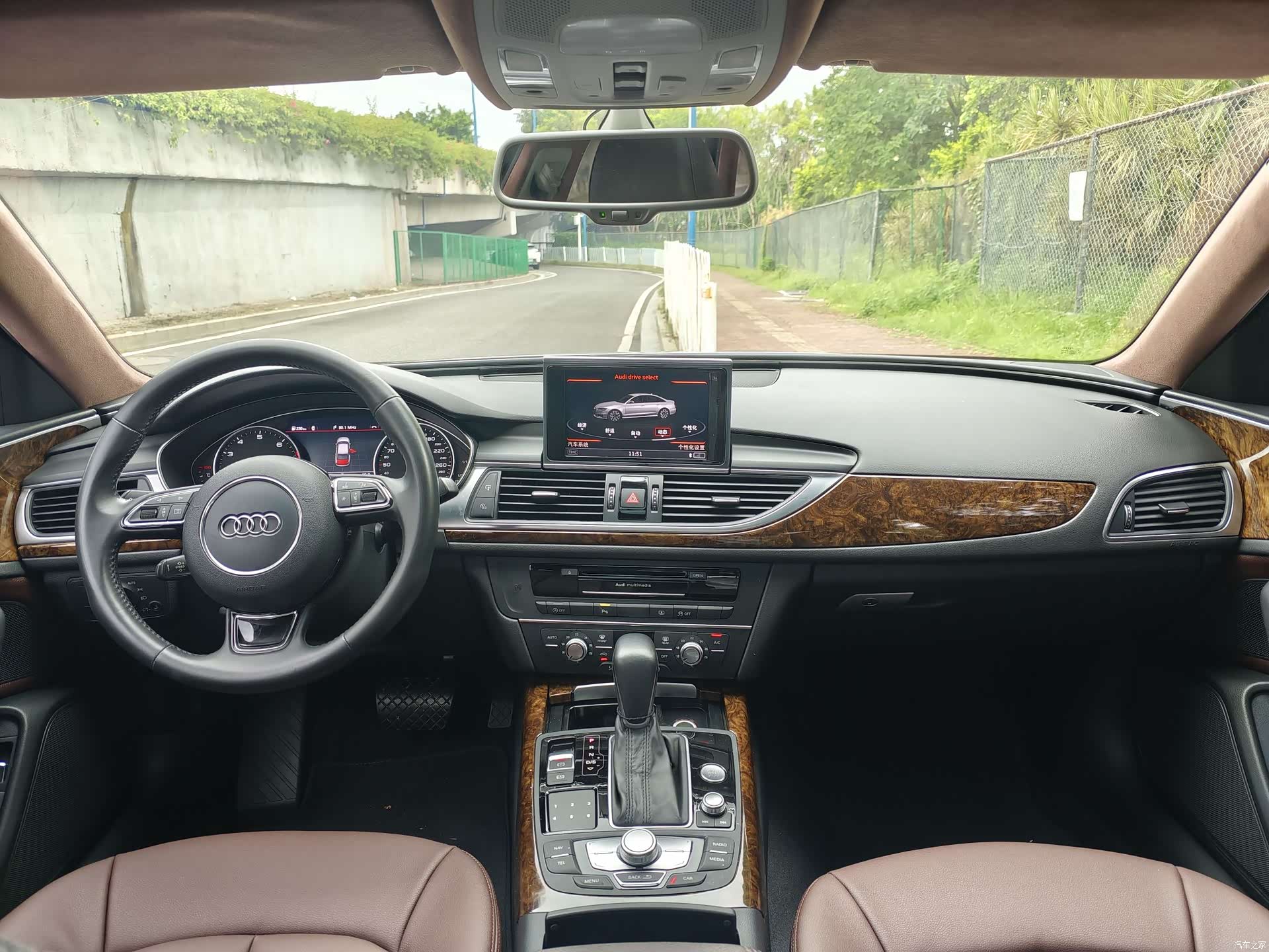 Audi A6L, 2016 11