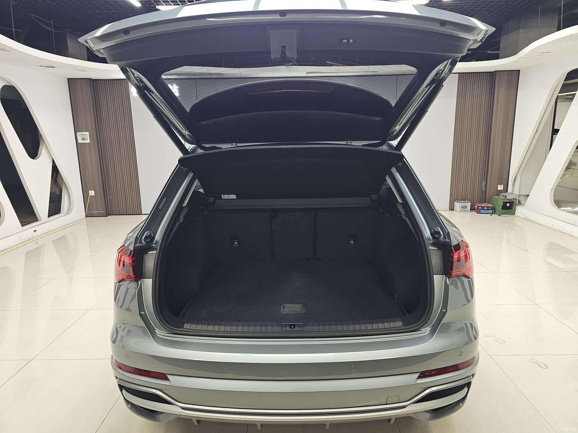 Audi Q3, 2022 11
