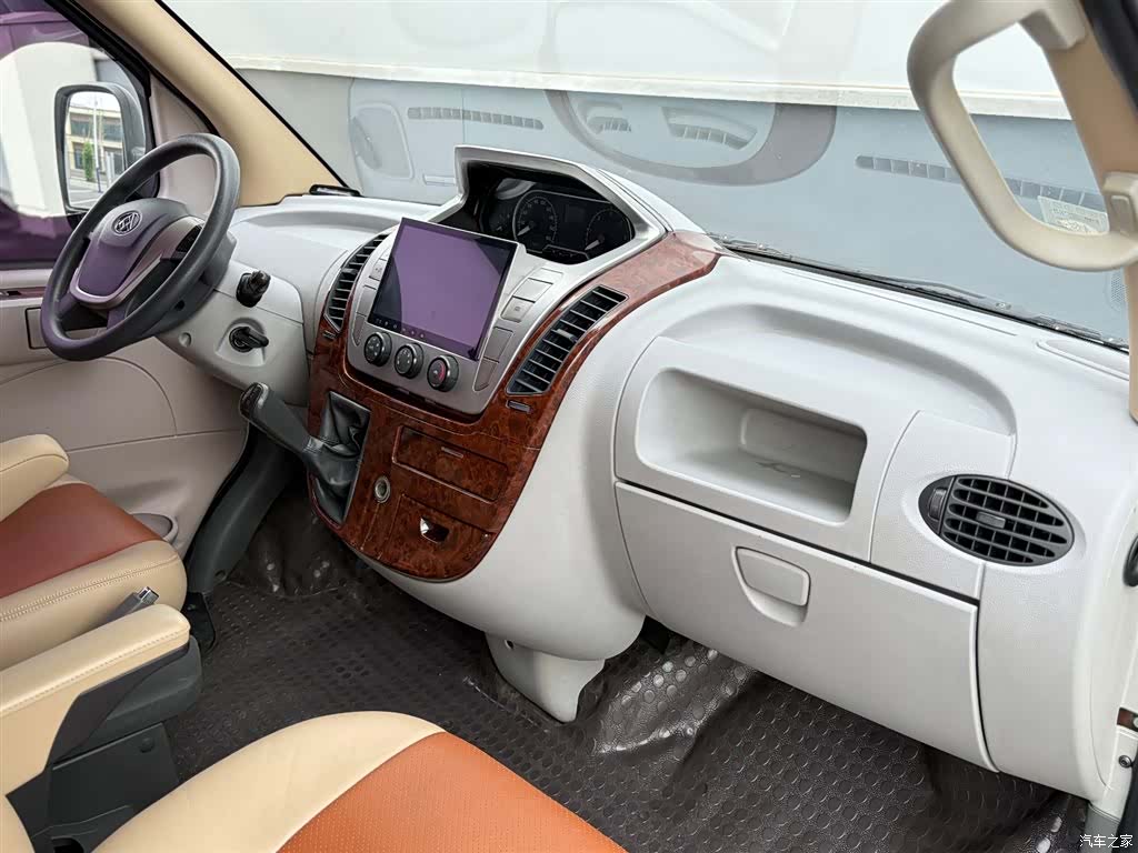 Maxus V80, 2015 15