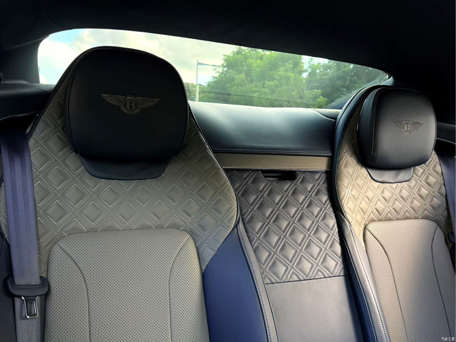 Bentley Continental GT, 2020 11