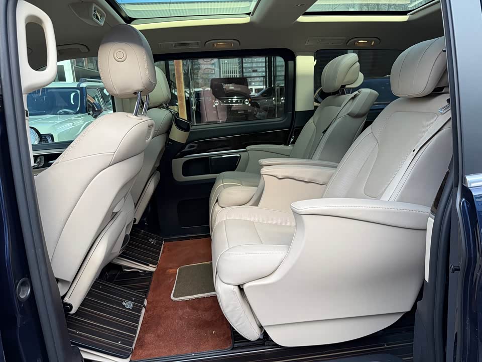 Mercedes-Benz V-class