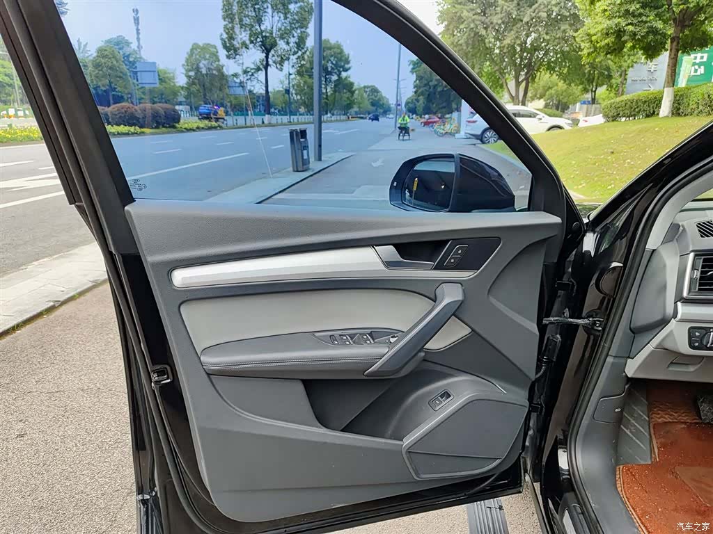 Audi Q5L, 2019 6