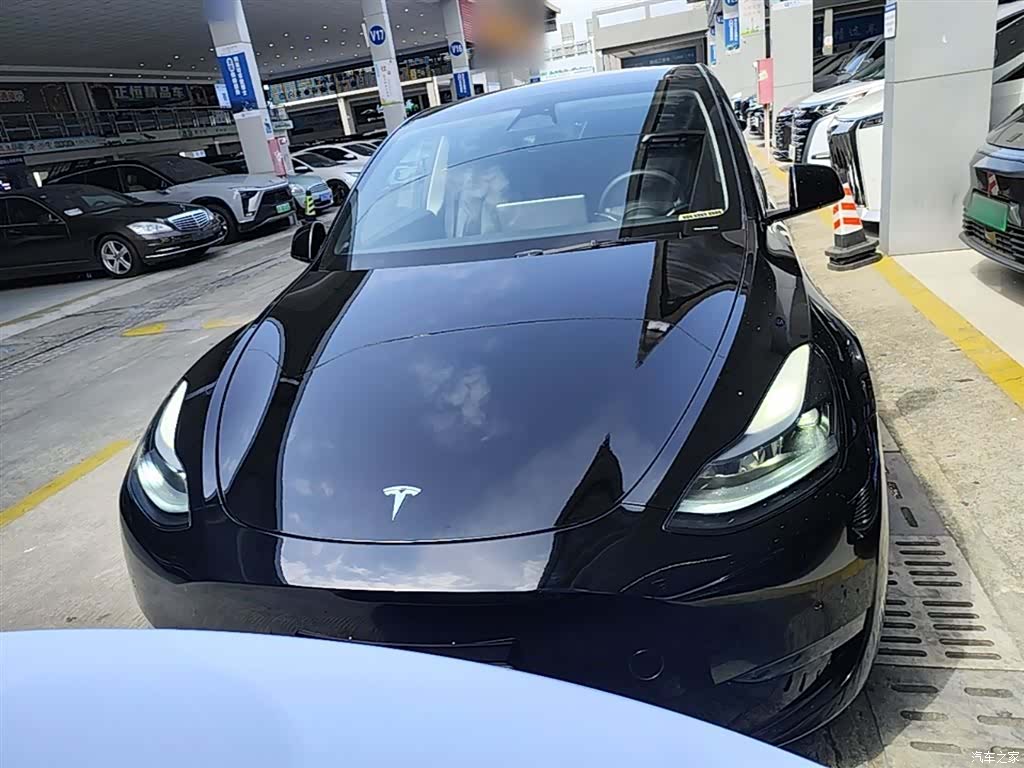 Tesla Model Y, 2023 3