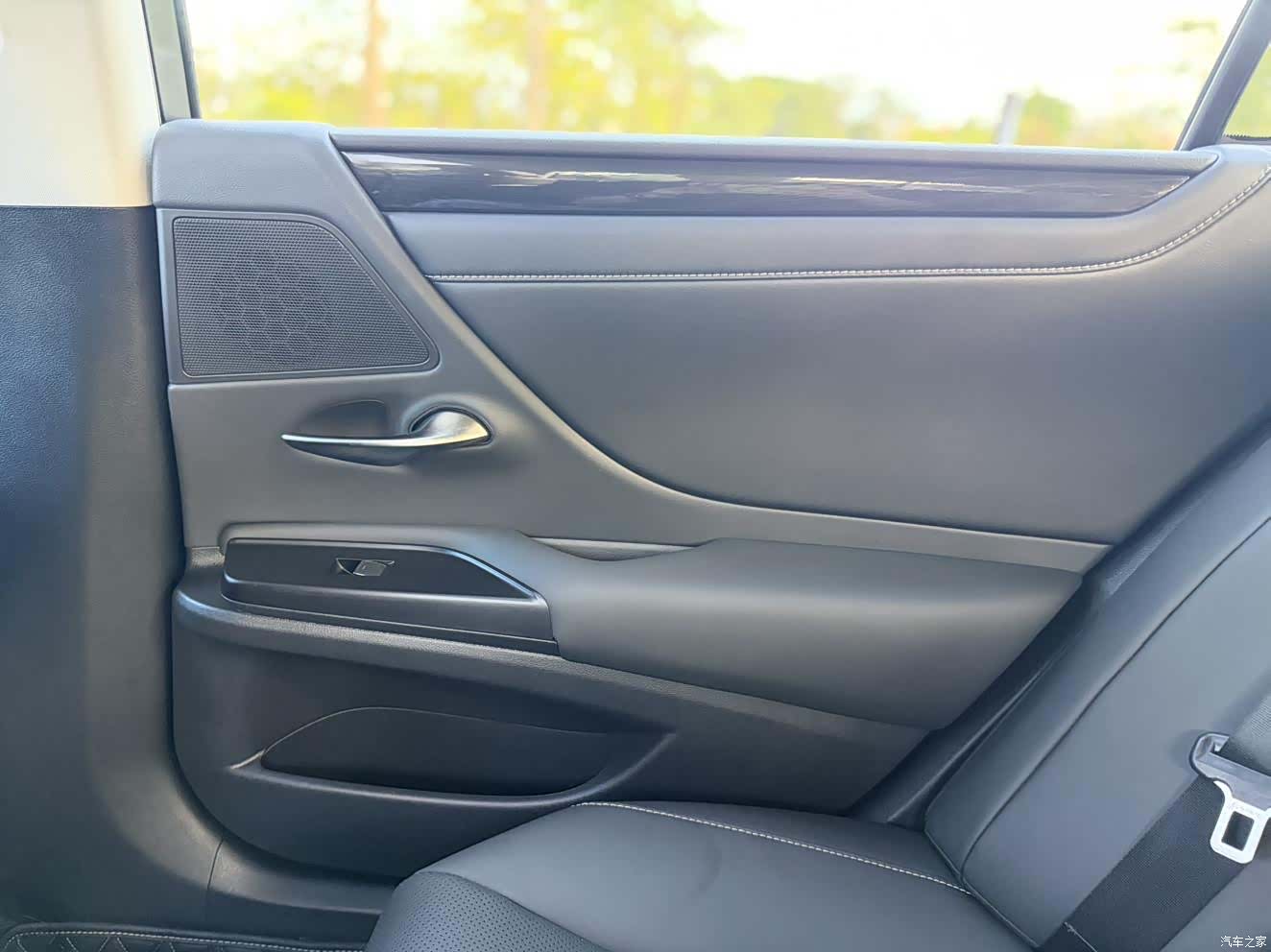 Lexus ES, 2021 19