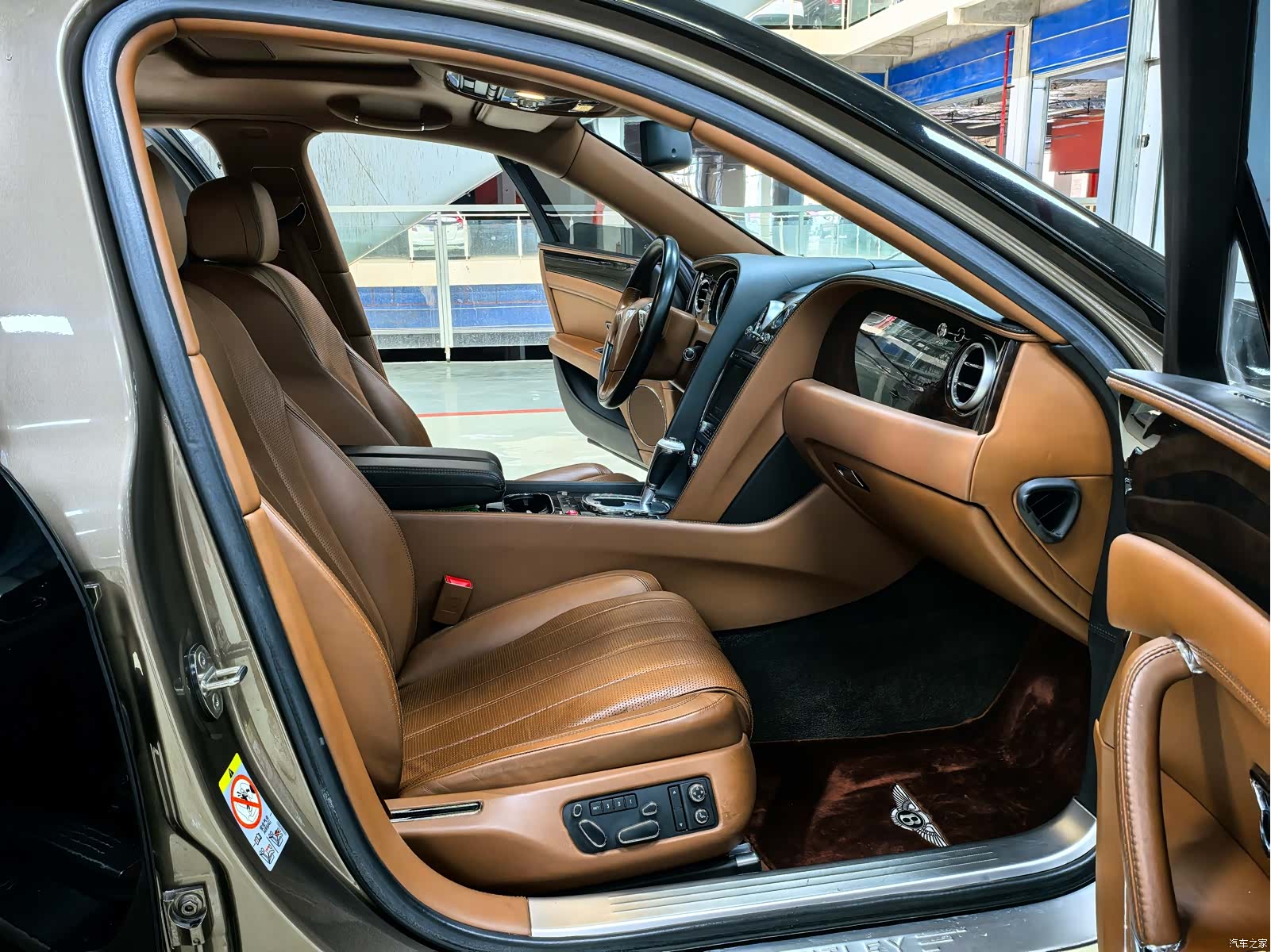 Bentley Flying Spur, 2014 13