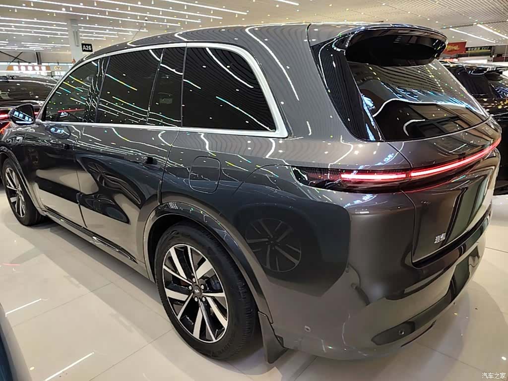 Li Auto L8, 2023 23
