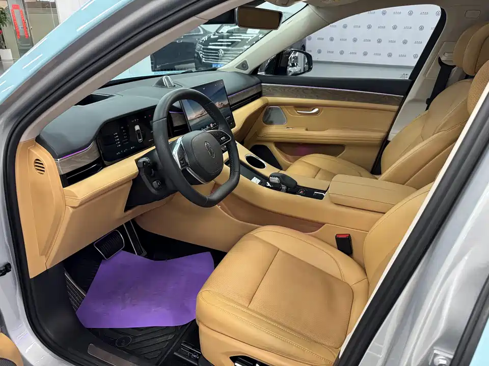 AITO Ask the world M5