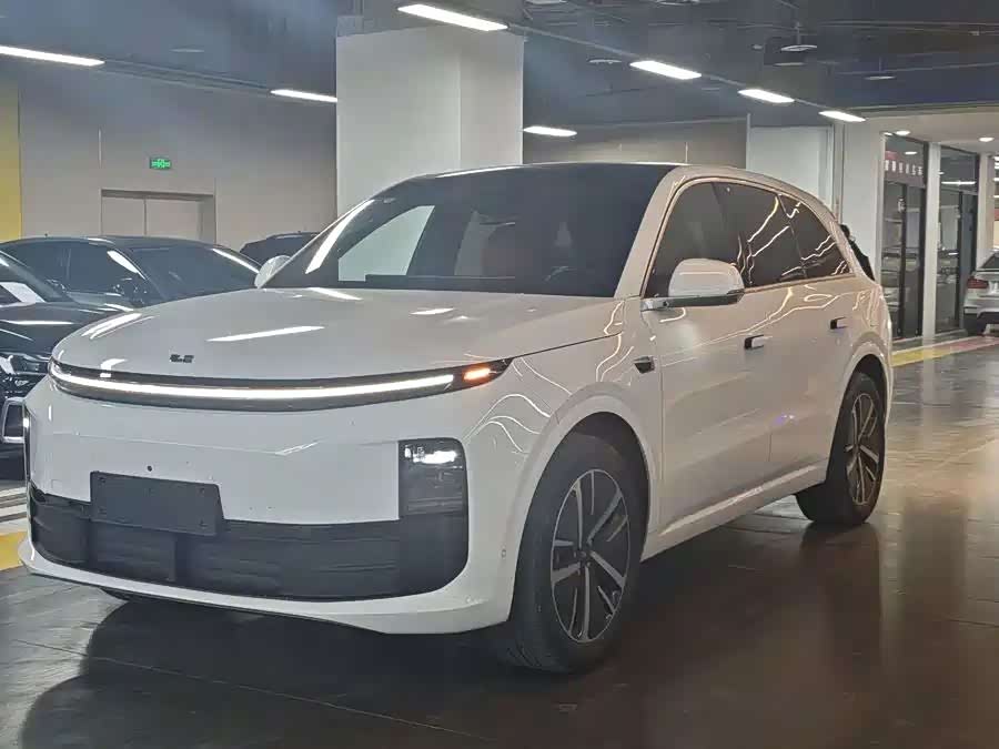 Li Auto L6