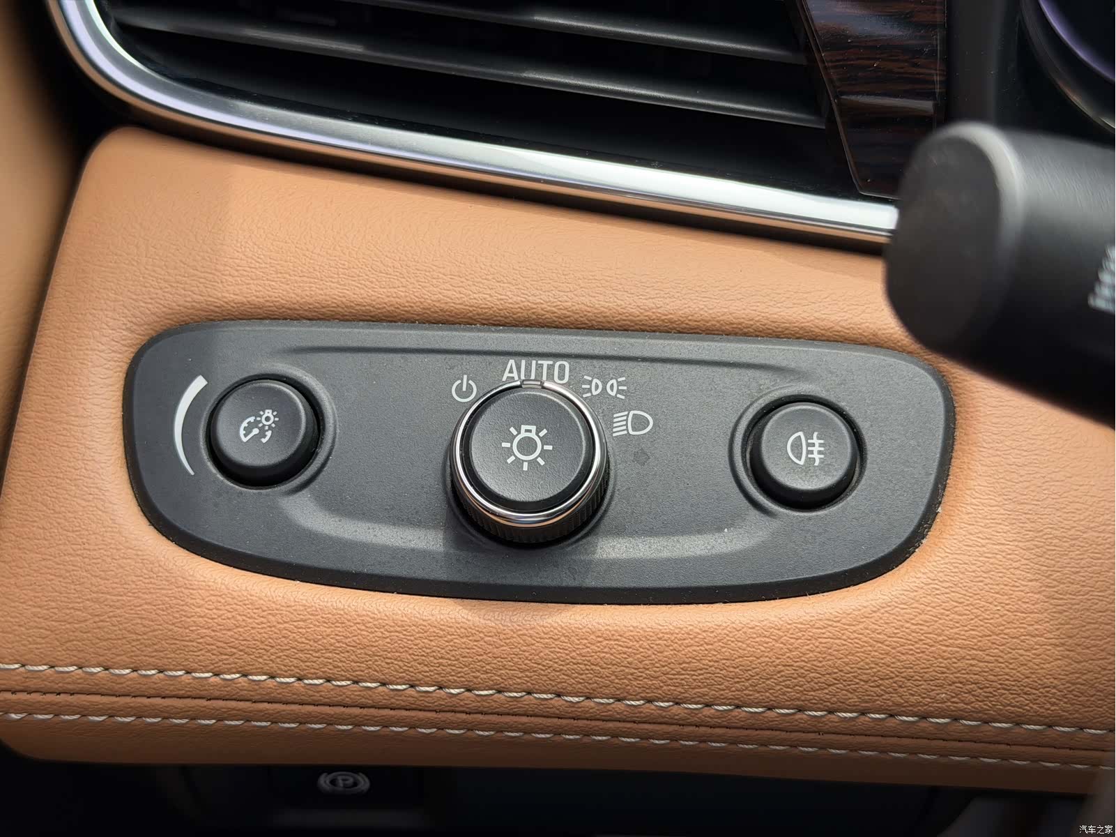 Buick LaCrosse, 2017 16