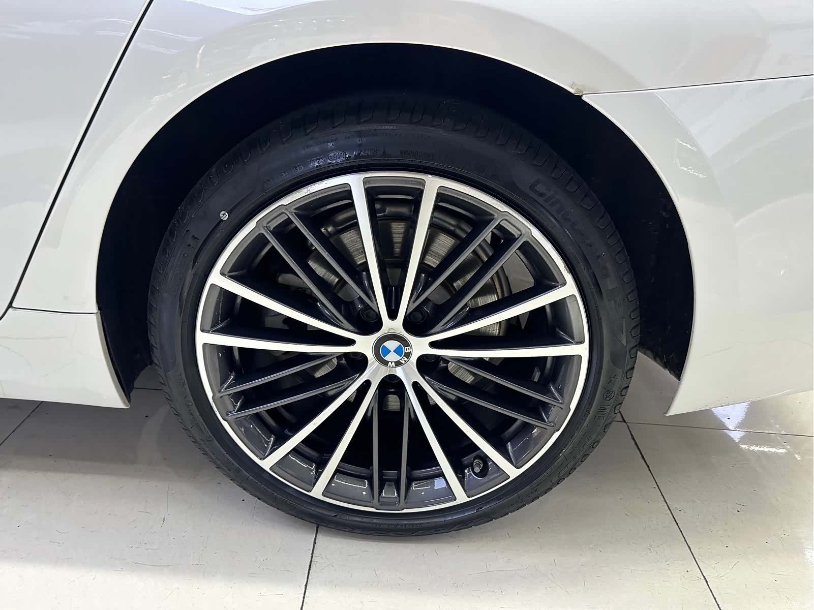 BMW 5 Series, 2019 19