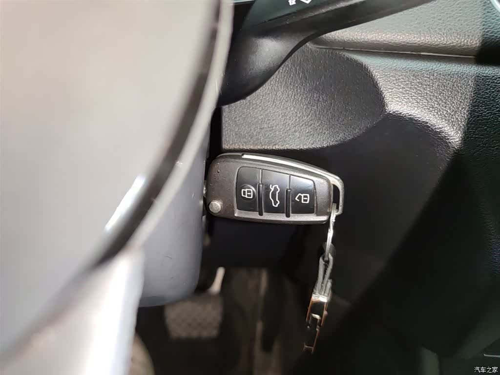 Audi Q3, 2019 9