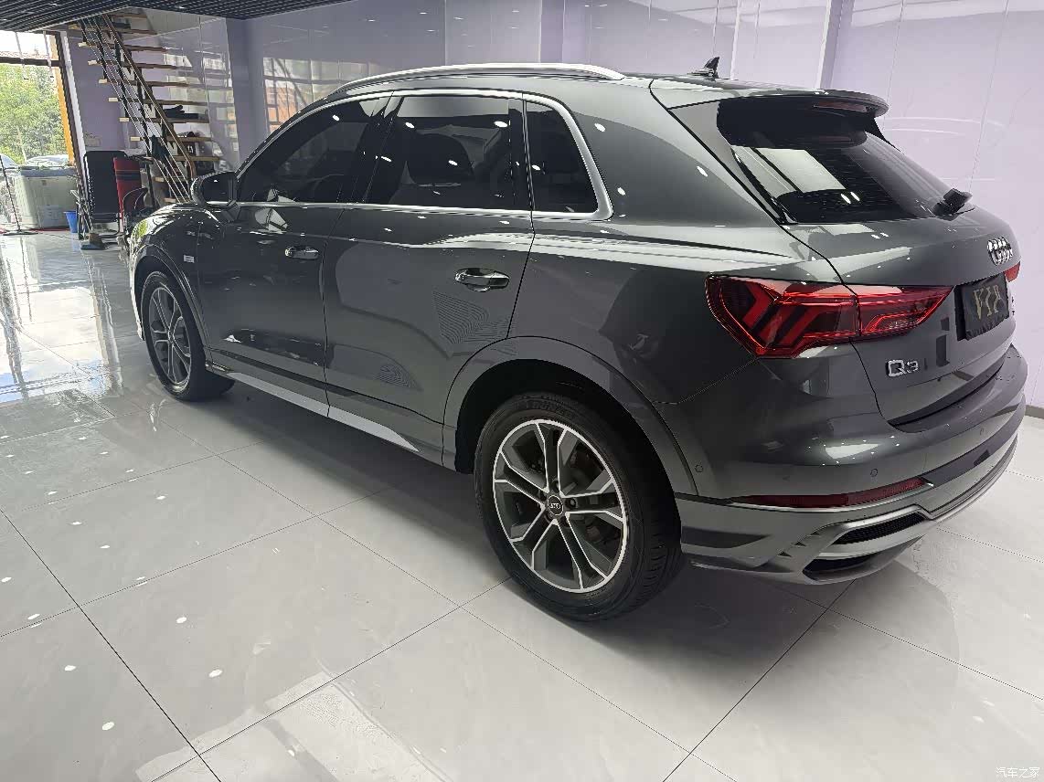 Audi Q3, 2023 4