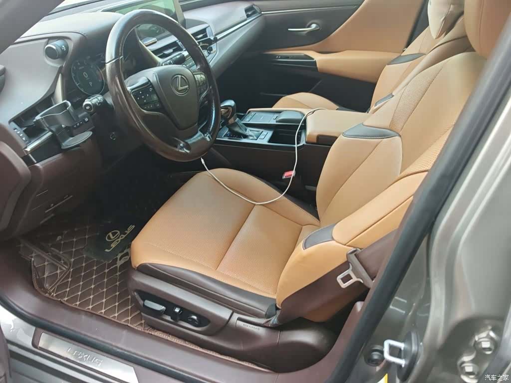 Lexus ES, 2019 14