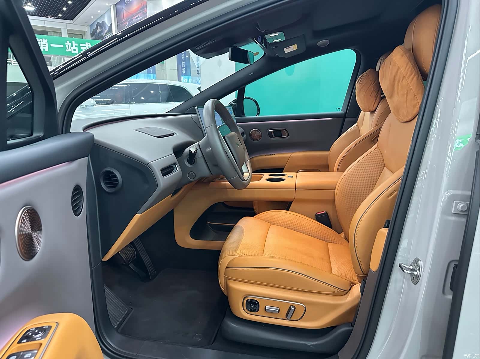 Li Auto i8, 2025 3
