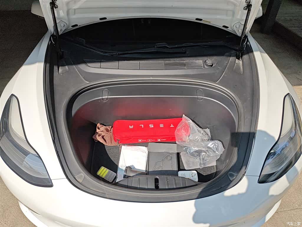 Tesla Model 3, 2019 11