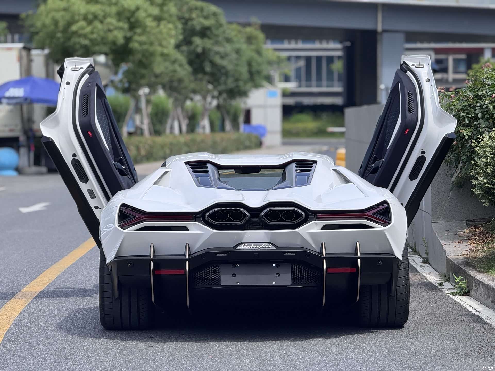Lamborghini Revuelto, 2025 4