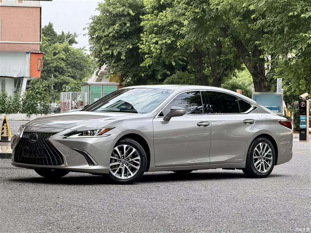 Lexus ES, 2022 2