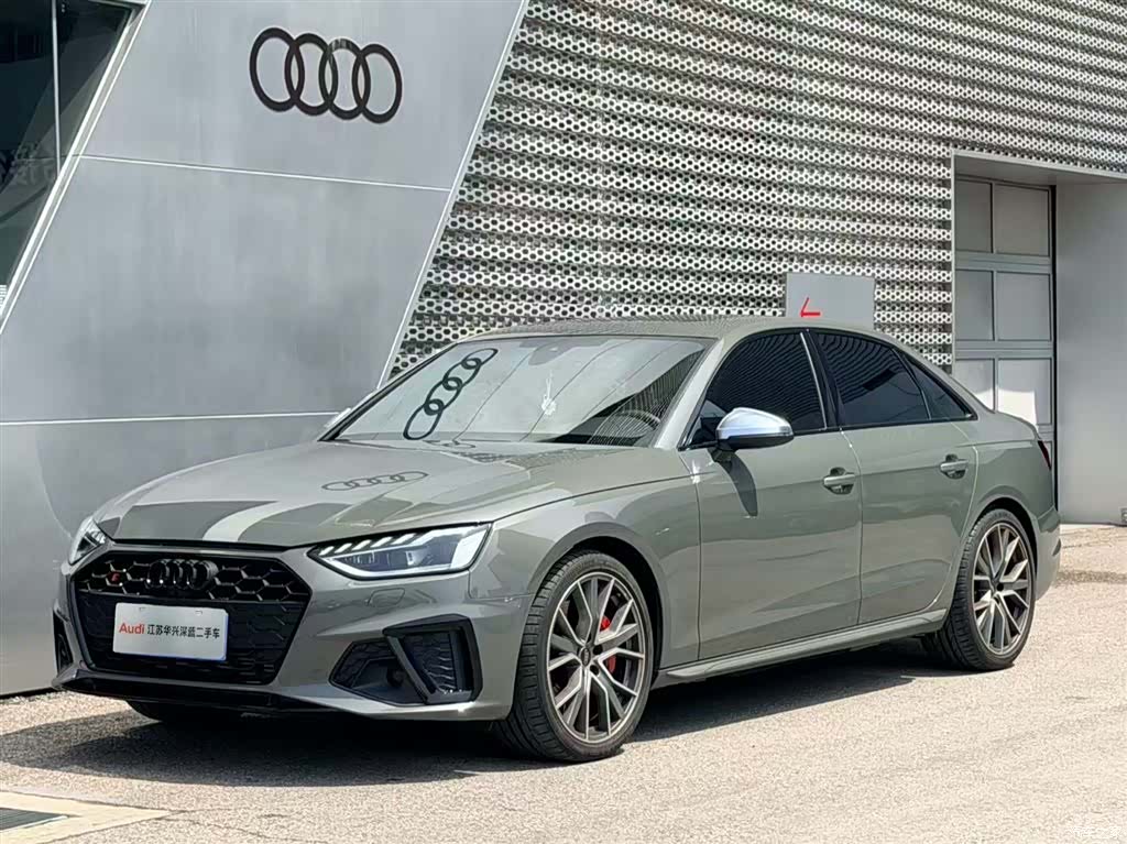 Audi S4, 2024 1