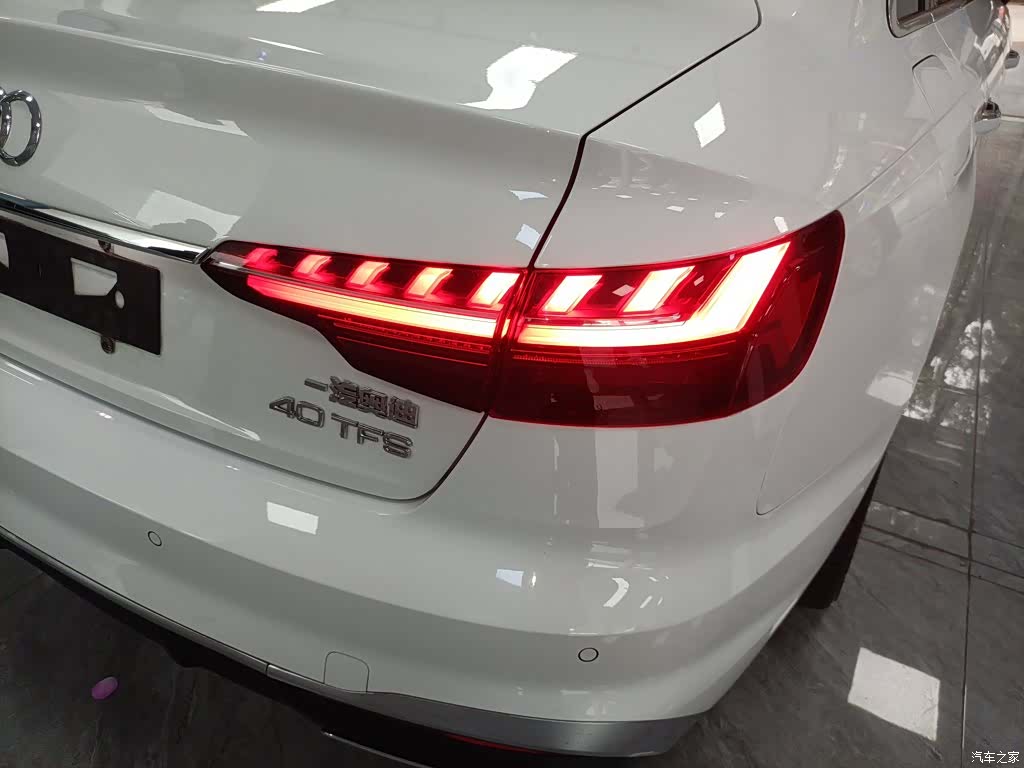 Audi A4L, 2023 24