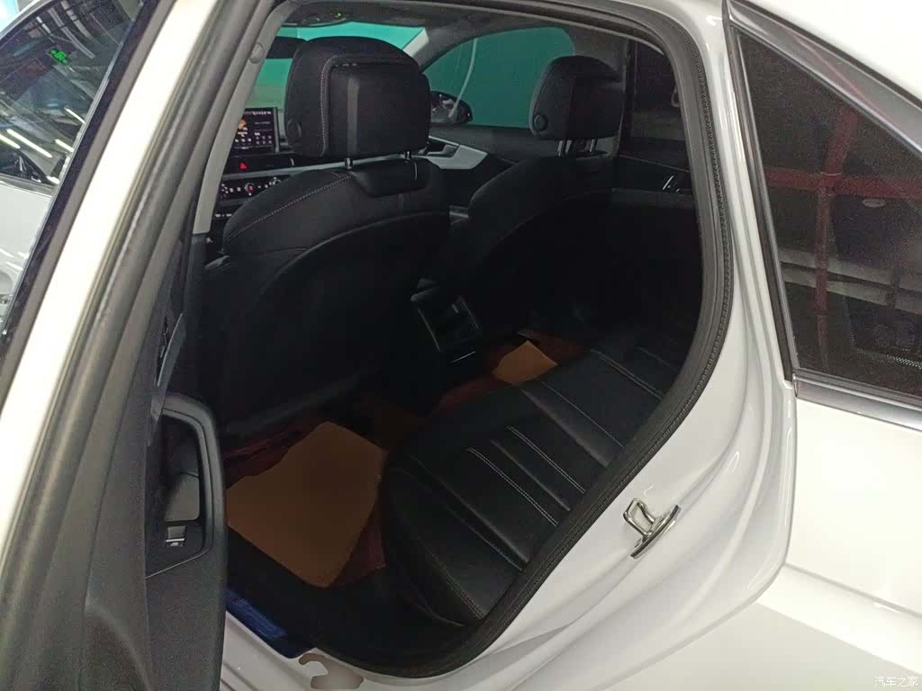 Audi A4L, 2024 13
