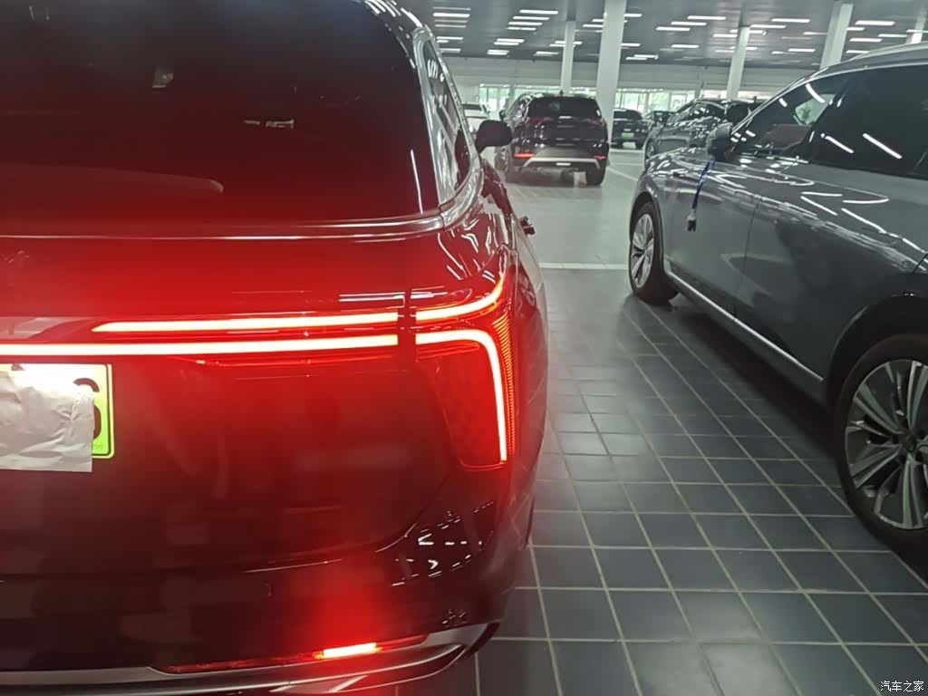 Hongqi E-HS9, 2023 24