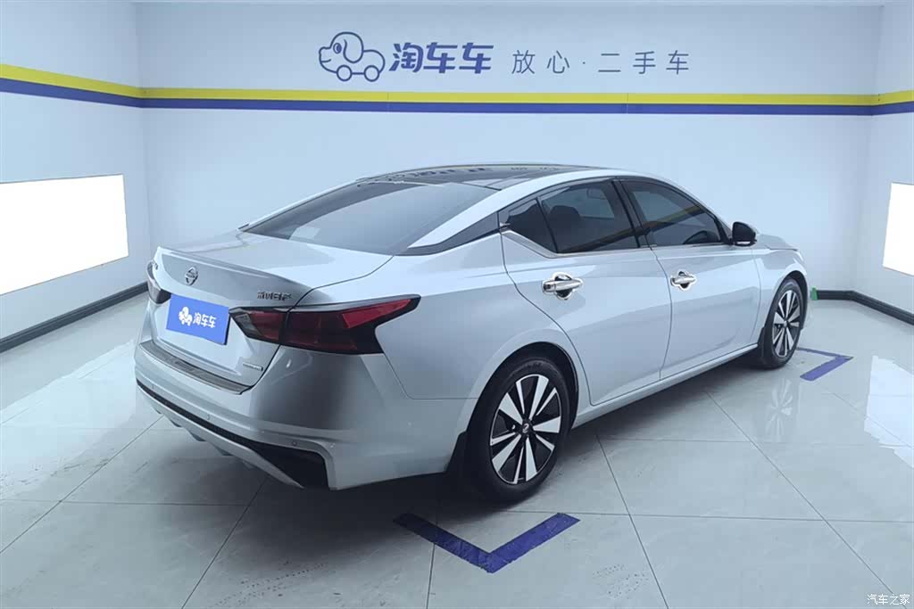 Nissan Teana, 2023 3