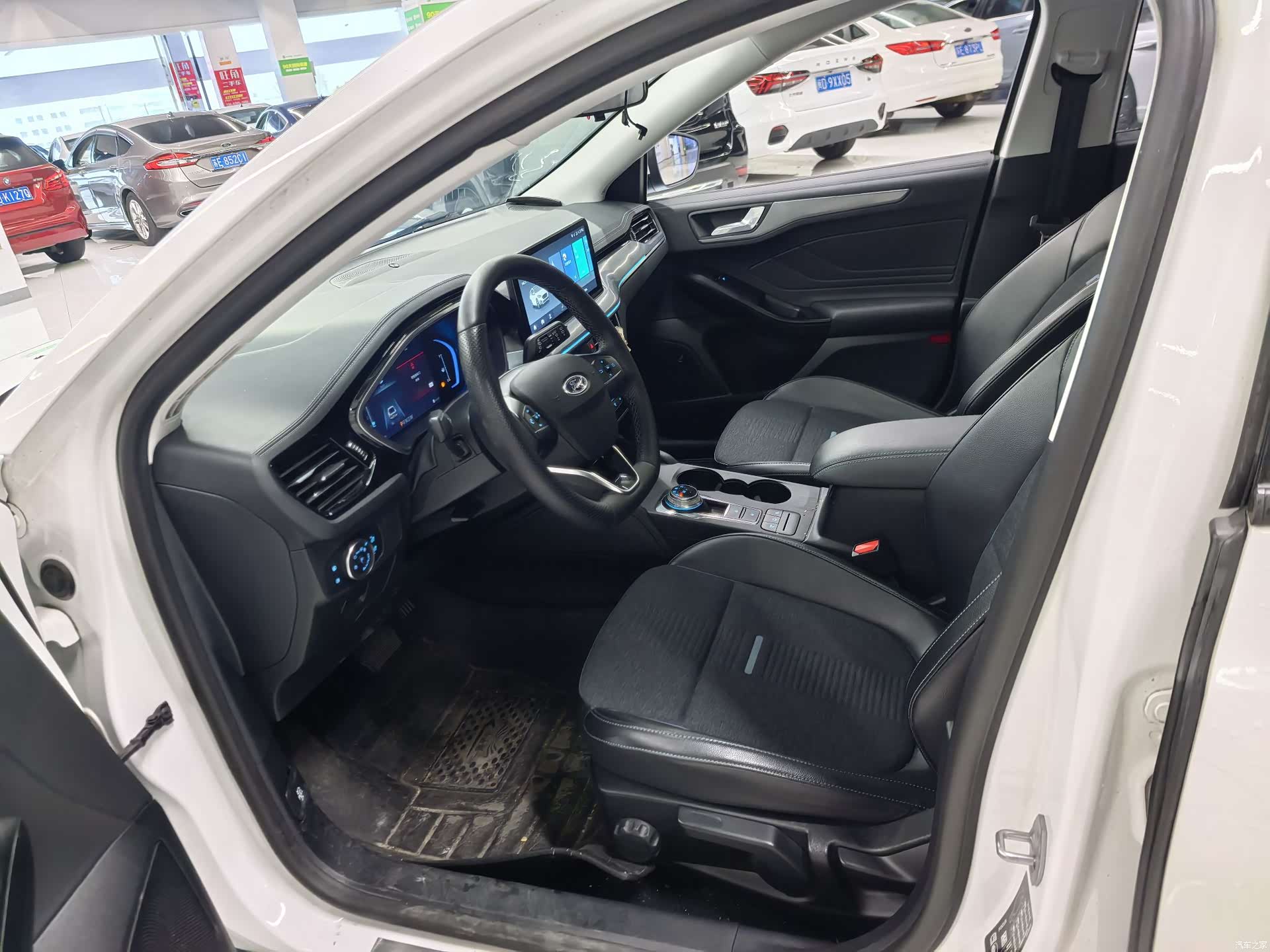 Ford Focus, 2022 7