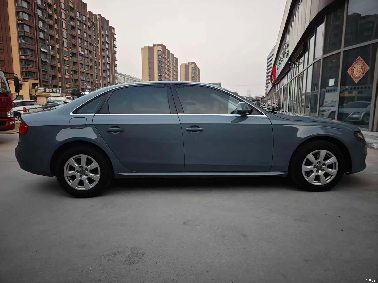 Audi A4L, 2012 6