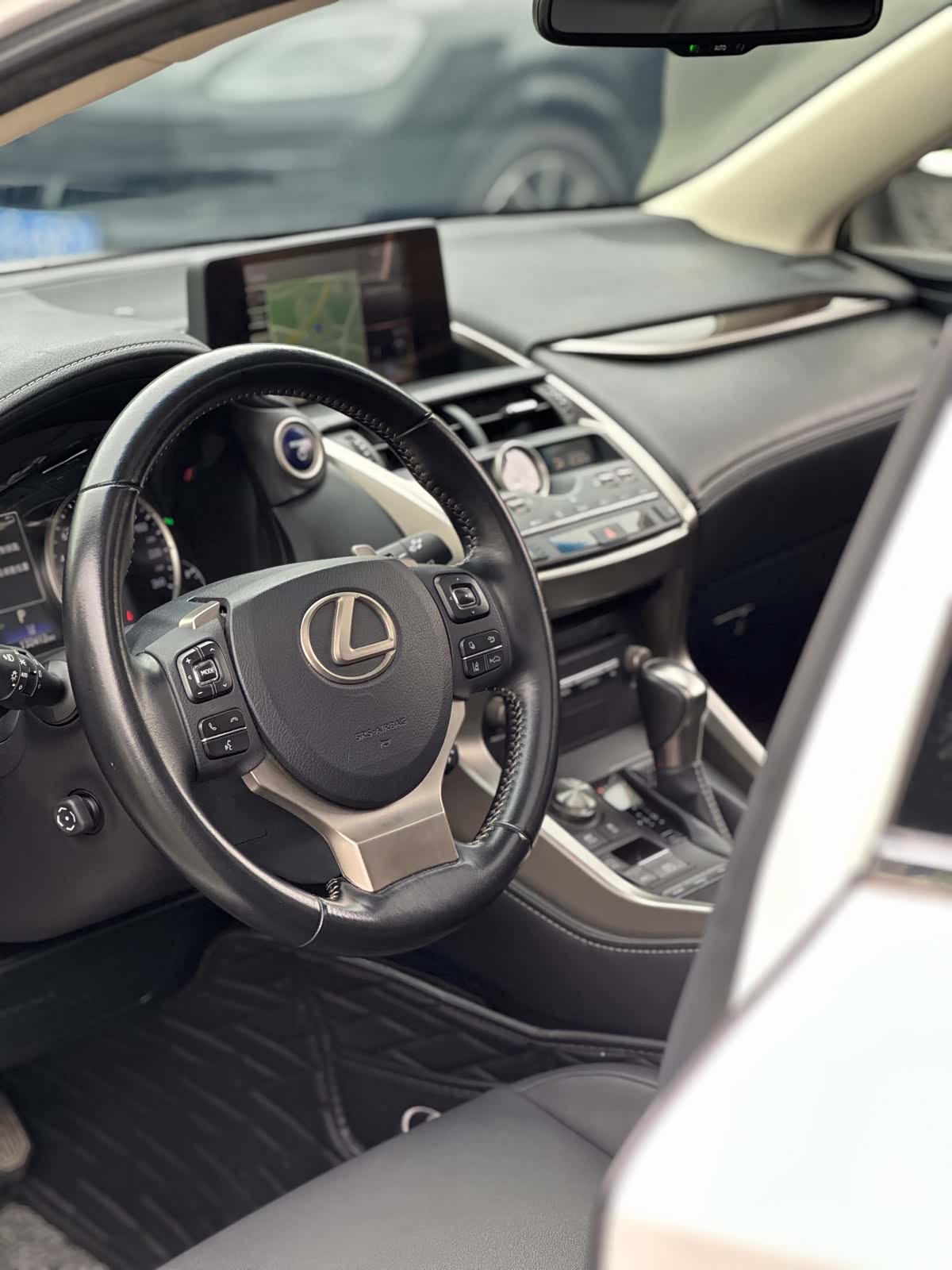 Lexus NX, 2018 все фото