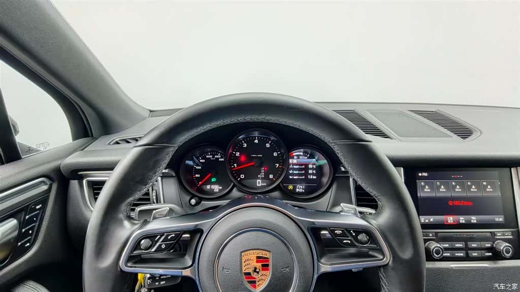 Porsche Macan, 2016 11