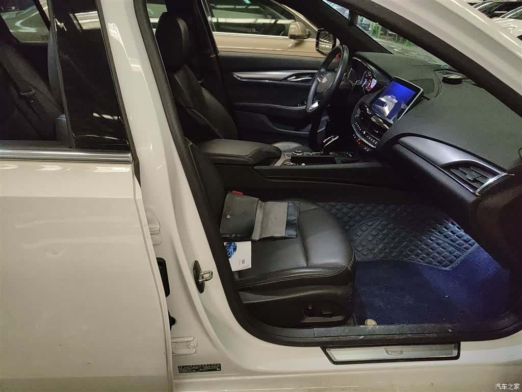 Cadillac CT5, 2022 25