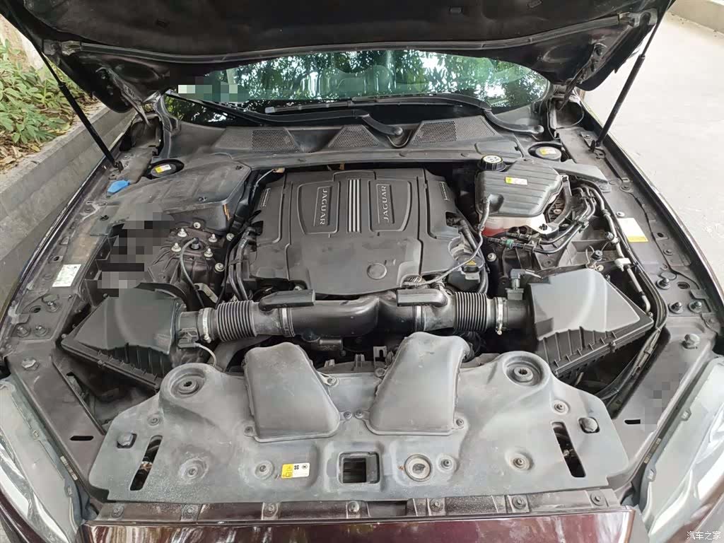 Jaguar XJ, 2016 11