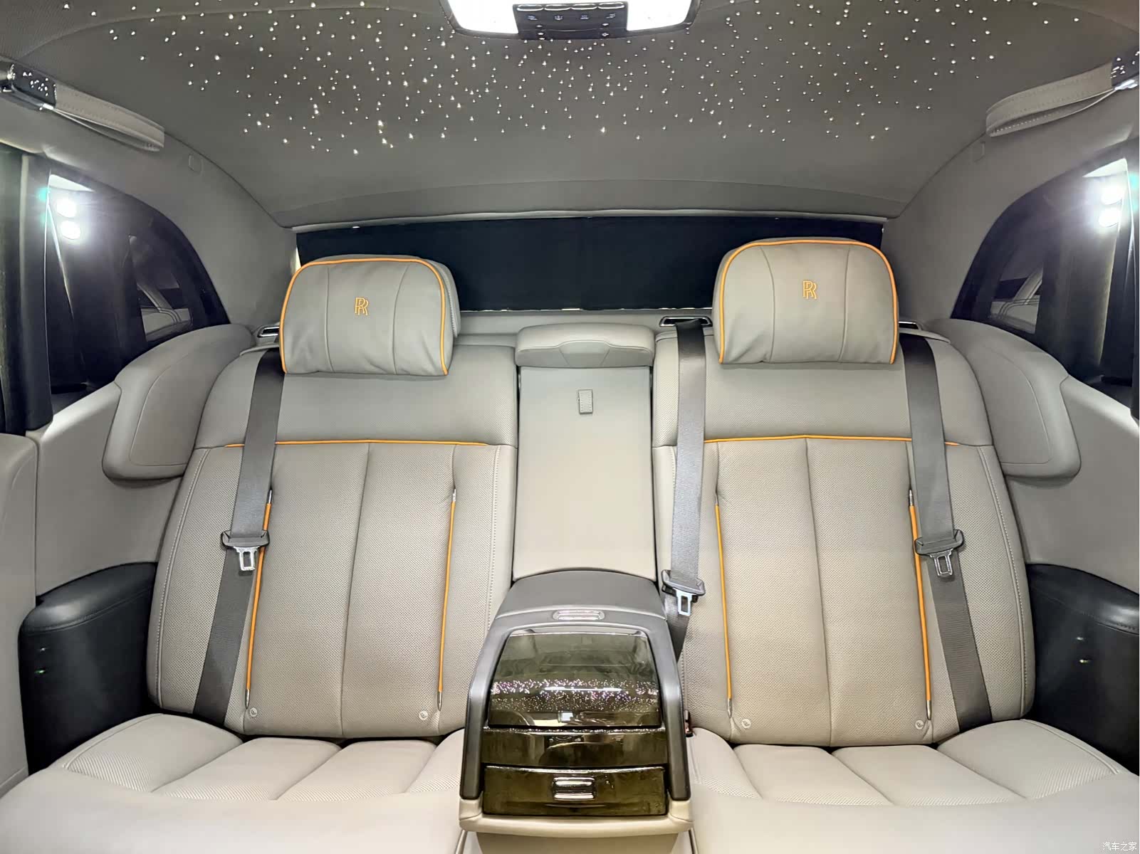 Rolls-Royce Phantom, 2019 9