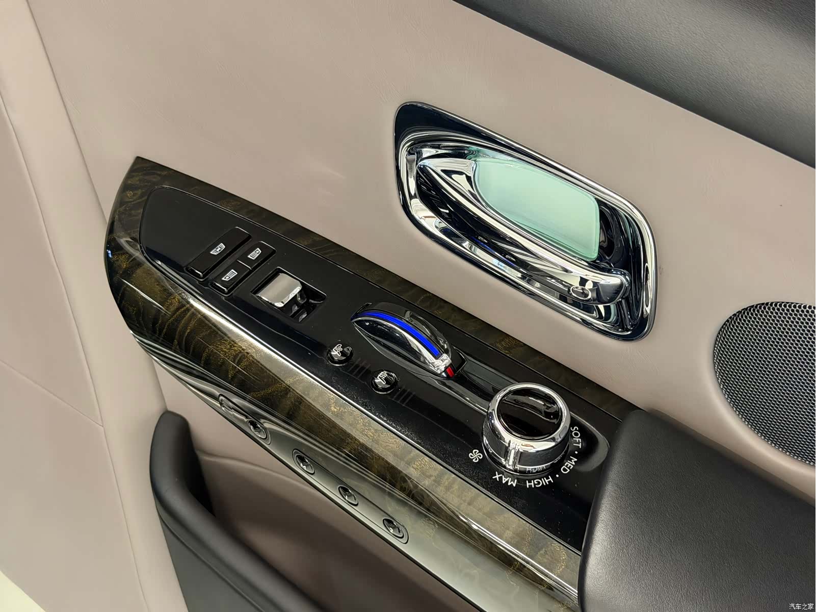 Rolls-Royce Phantom, 2019 11