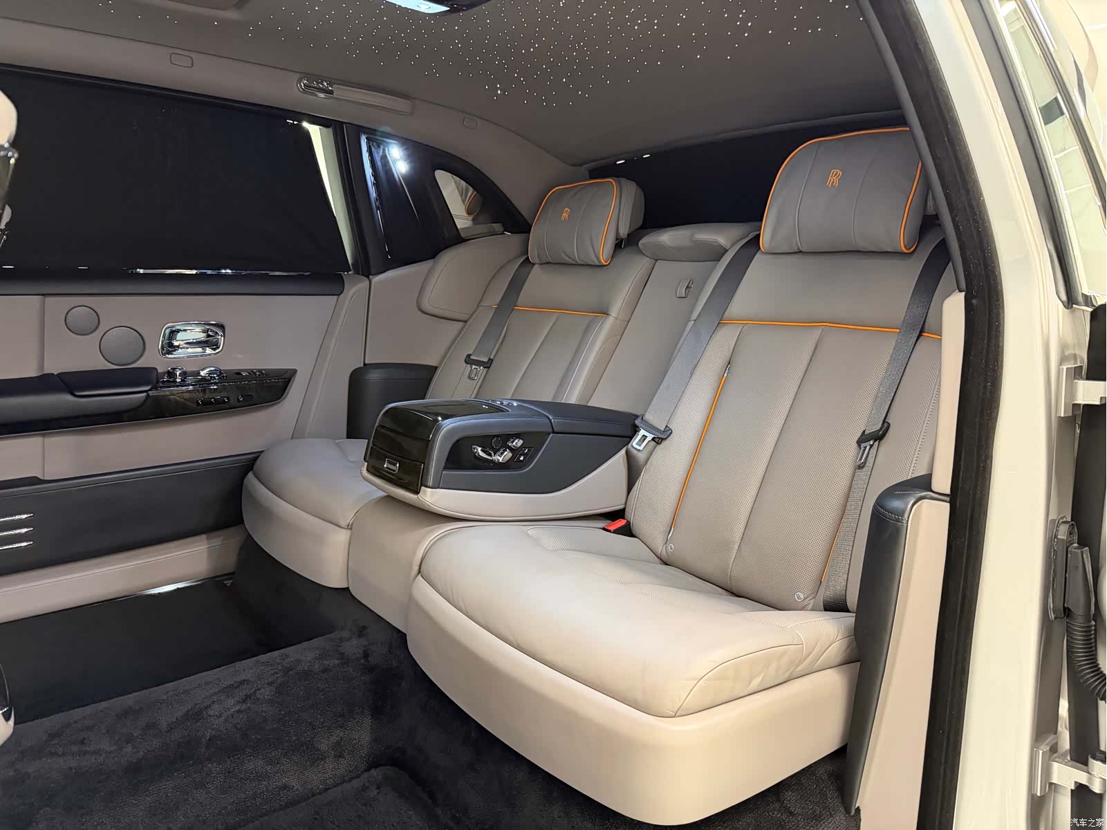 Rolls-Royce Phantom, 2019 6