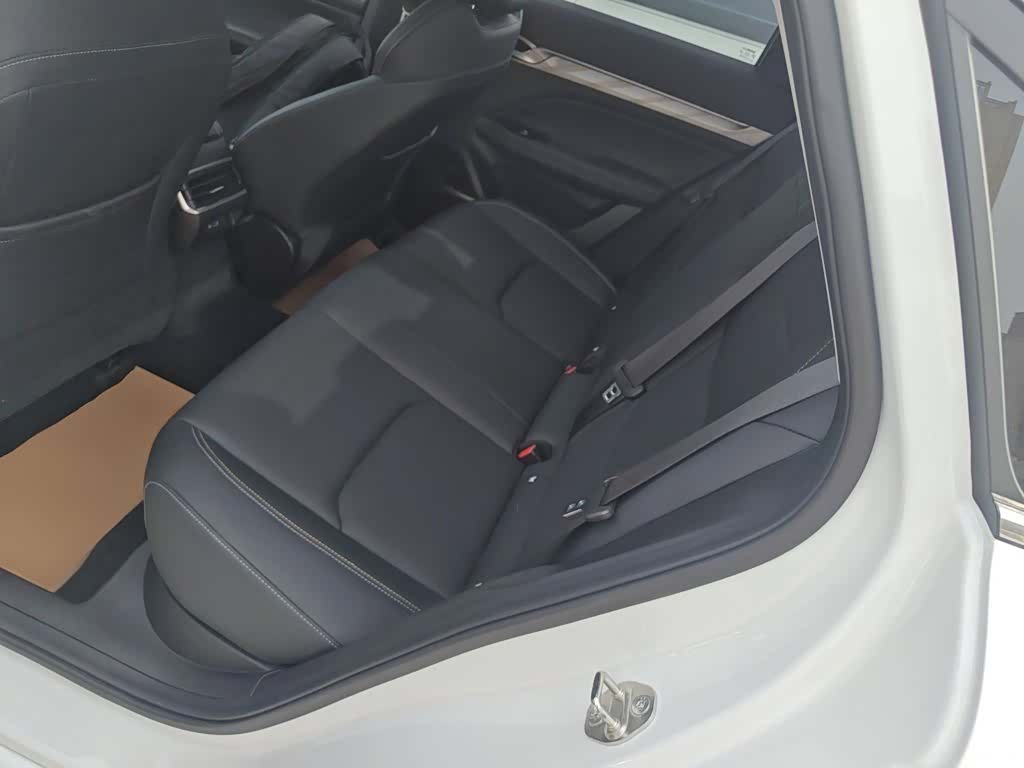 Geely Emgrand, 2024 17