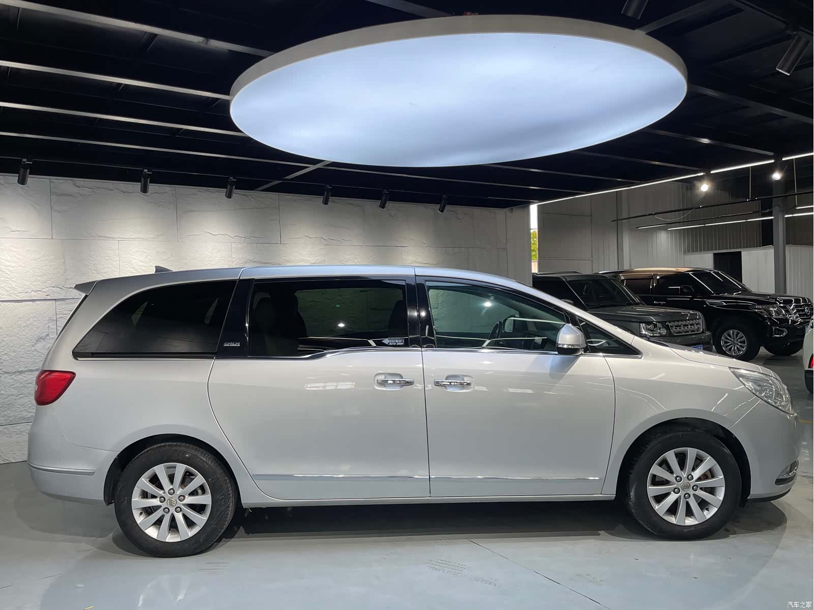 Buick GL8, 2016 4