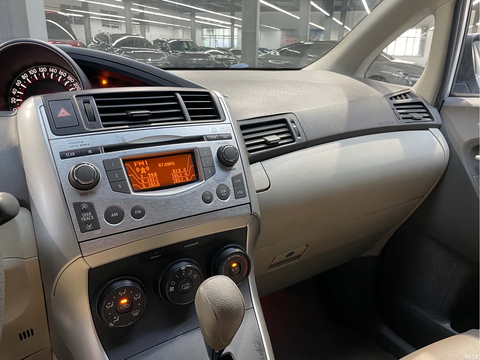 Toyota 180E, 2015 6