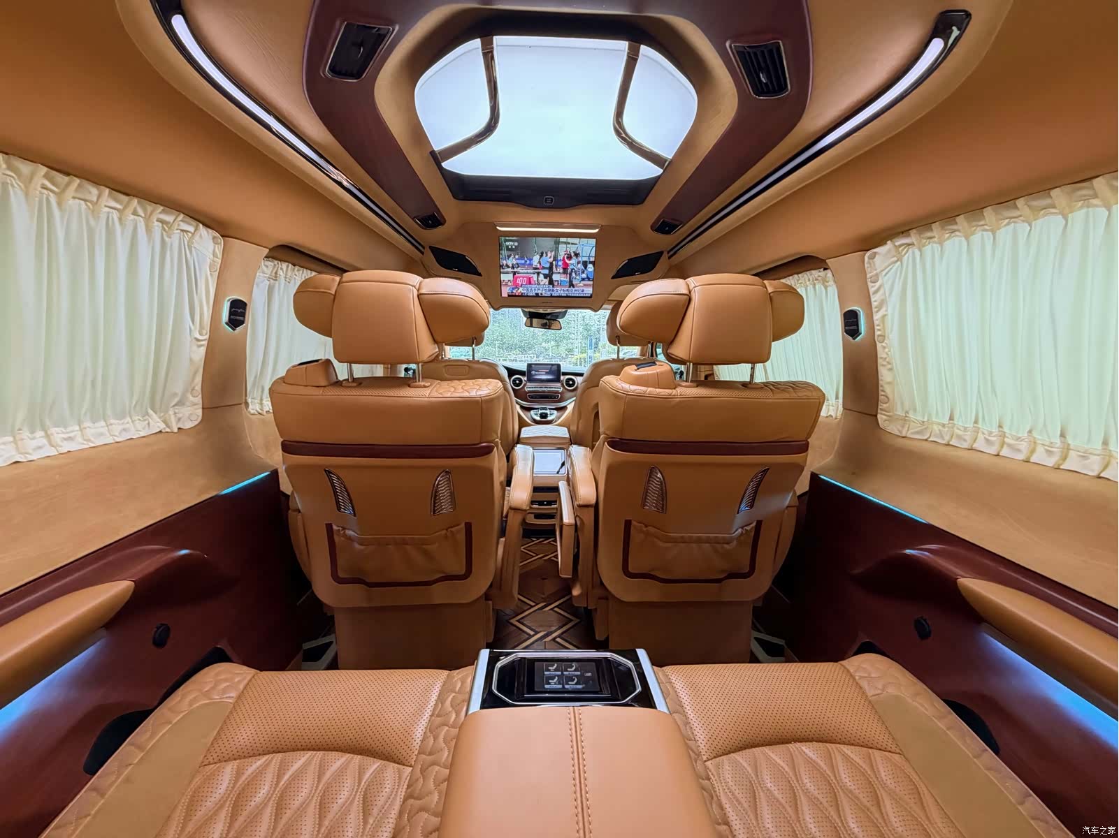Mercedes-Benz V-Class, 2019 12