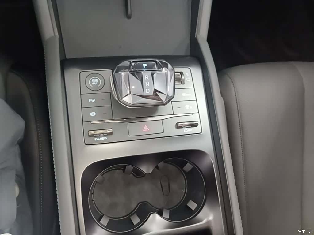 BYD Qin, 2025 10