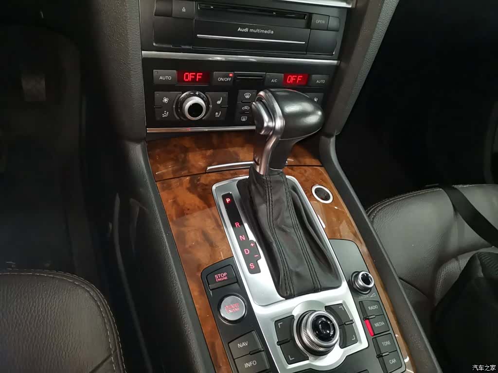 Audi Q7, 2015 11