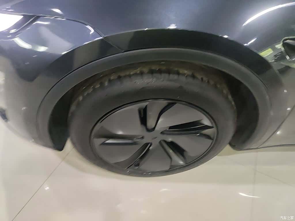 Tesla Model Y, 2025 23