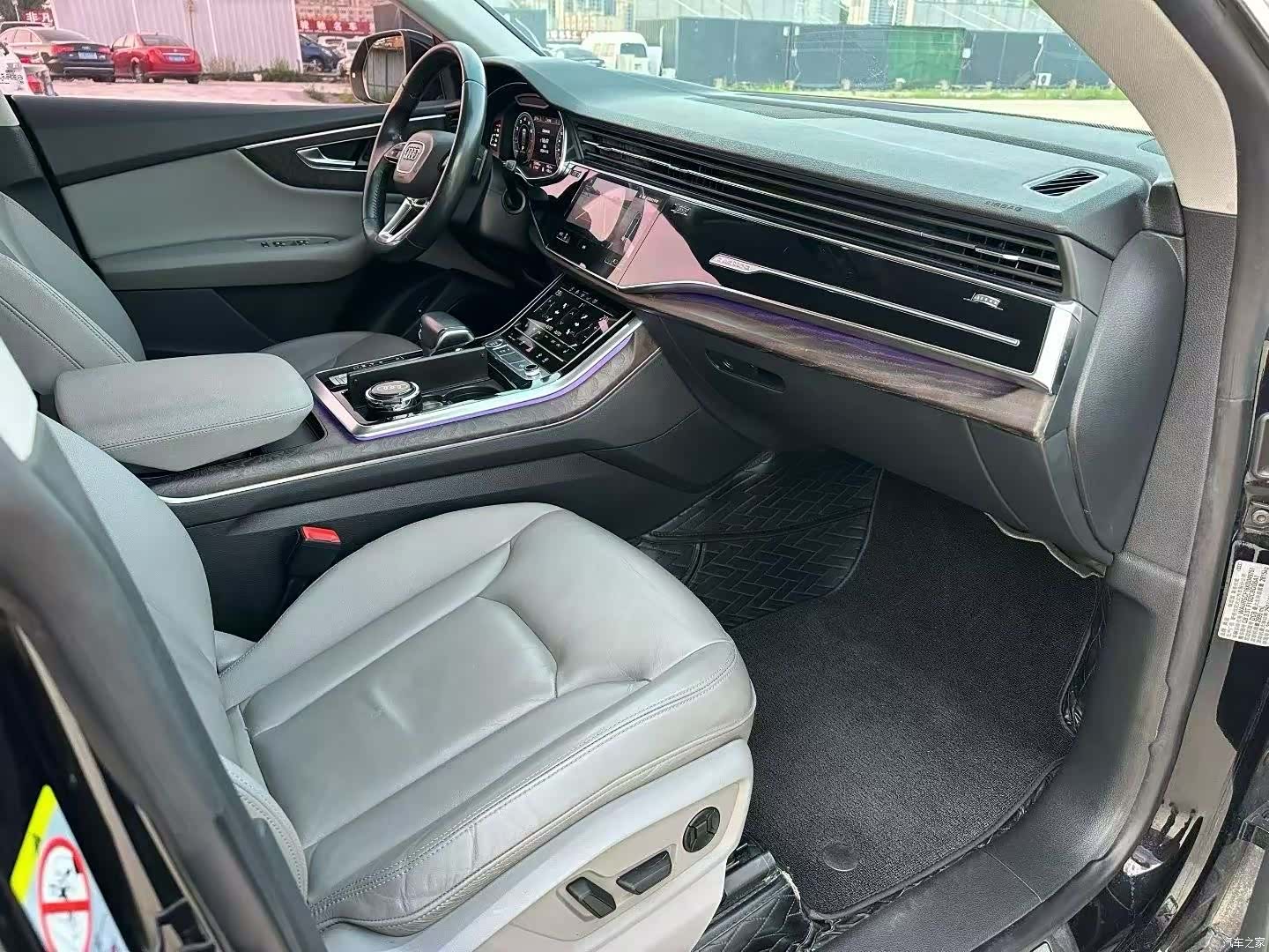 Audi Q8, 2020 4