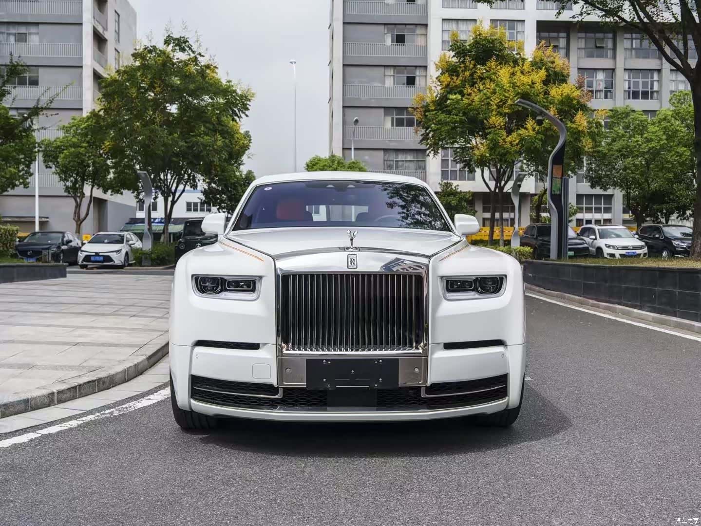 Rolls-Royce Phantom, 2022 1