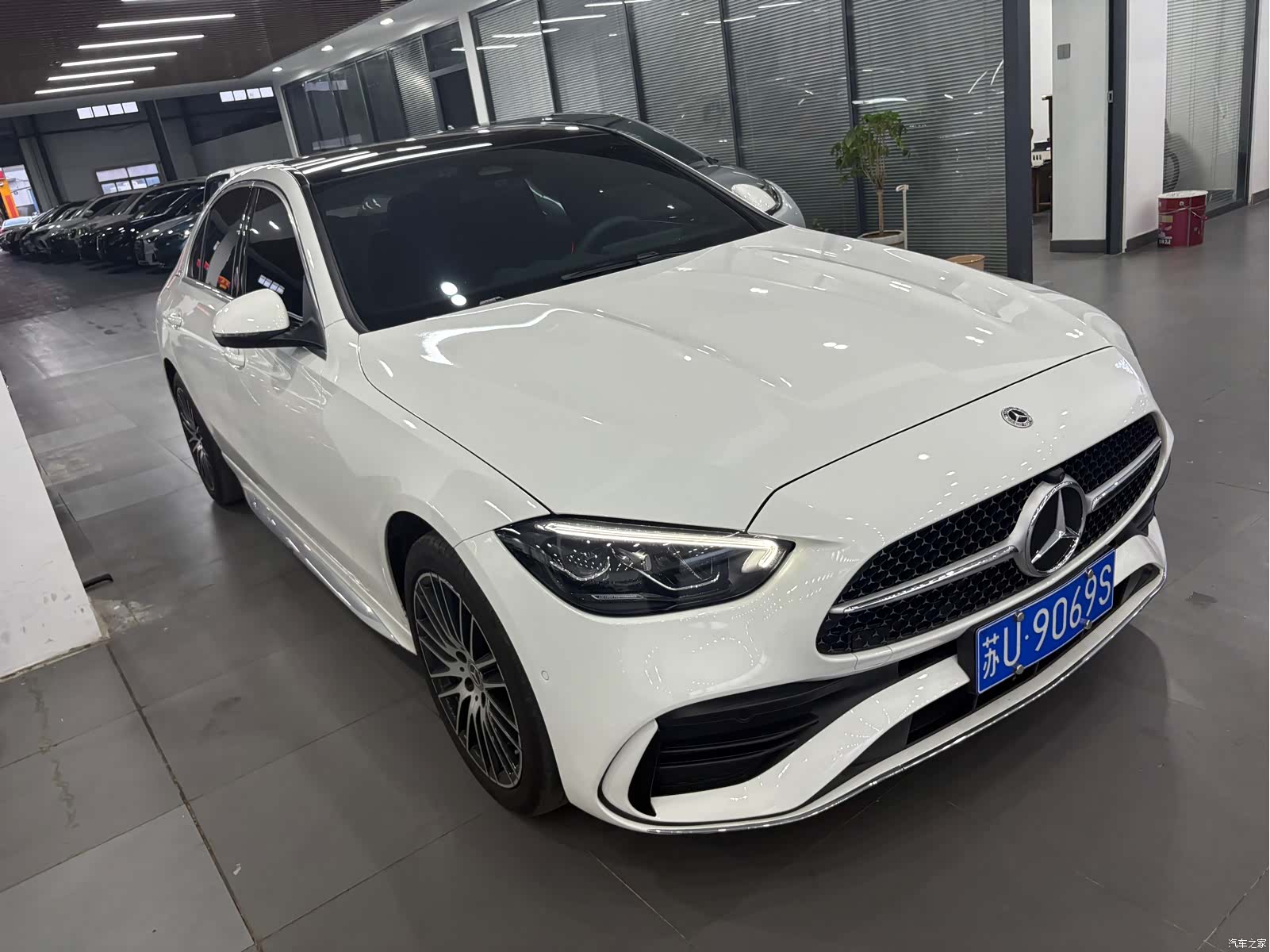 Mercedes-Benz C-Class, 2024 4