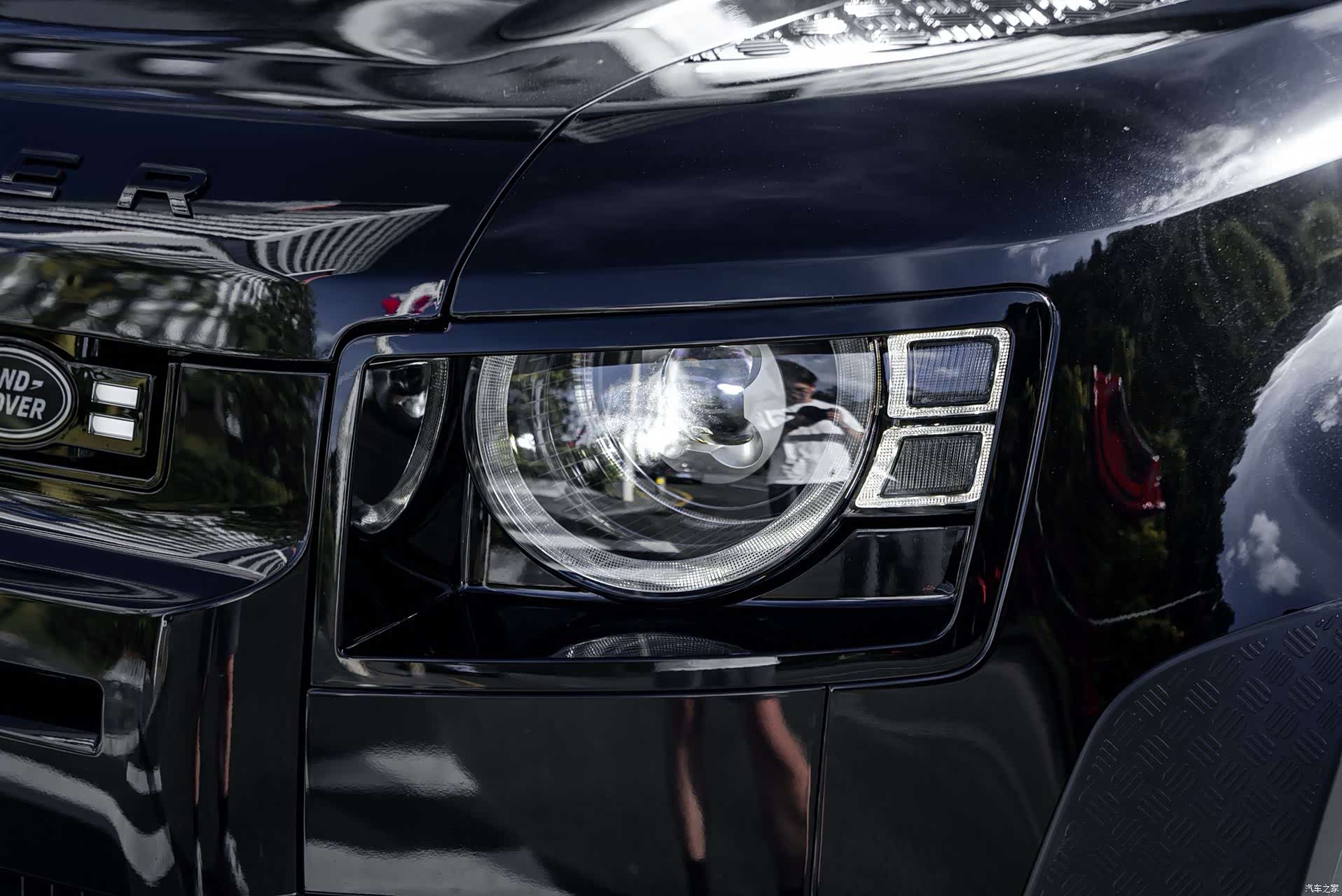 Land Rover Defender, 2022 3